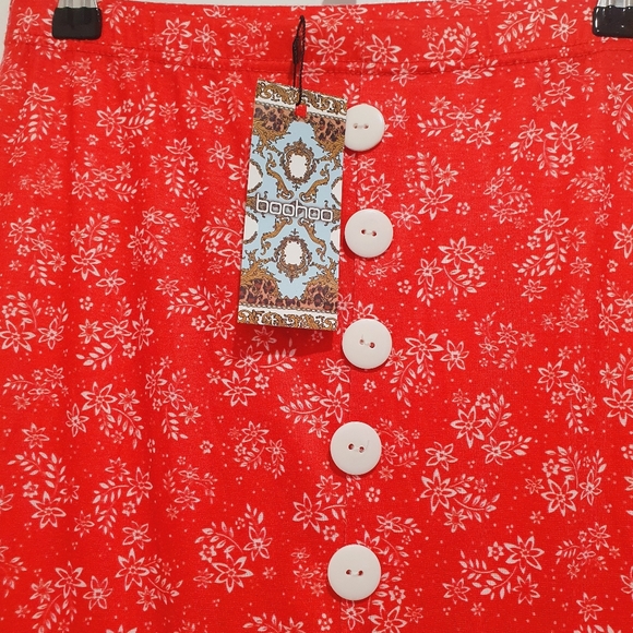 Boohoo size 8 red floral drop hem maxi skirt - Picture 5 of 9